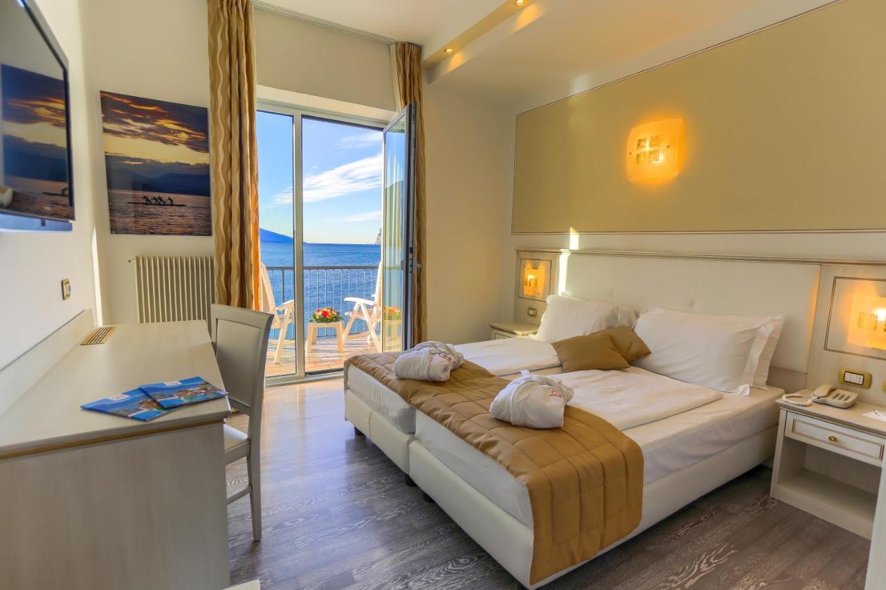 Hotel Lido Blu - Surf & Bike Torbole Sul Garda Dış mekan fotoğraf