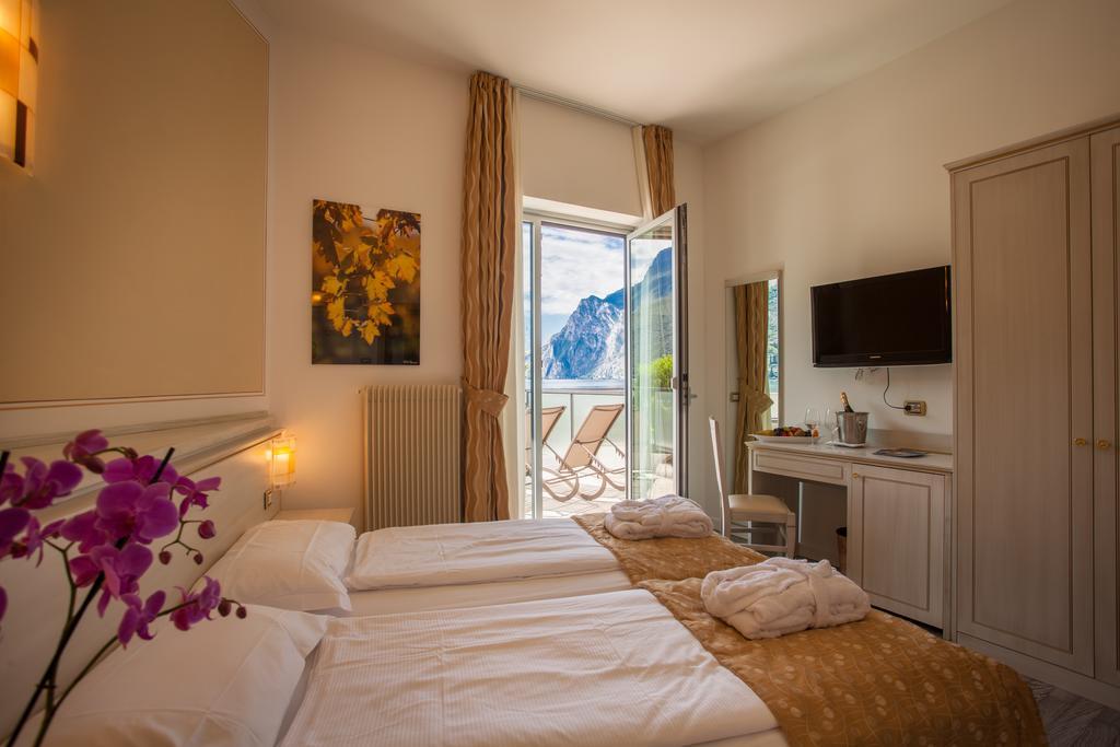 Hotel Lido Blu - Surf & Bike Torbole Sul Garda Dış mekan fotoğraf