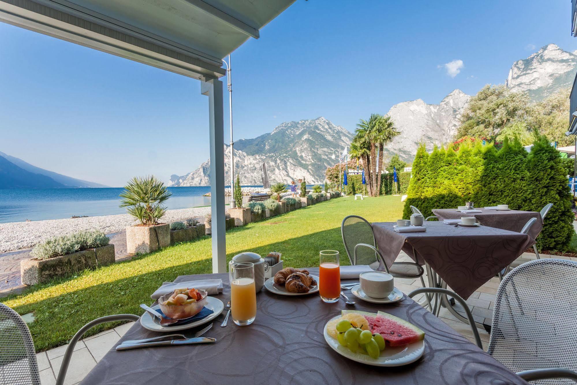 Hotel Lido Blu - Surf & Bike Torbole Sul Garda Dış mekan fotoğraf