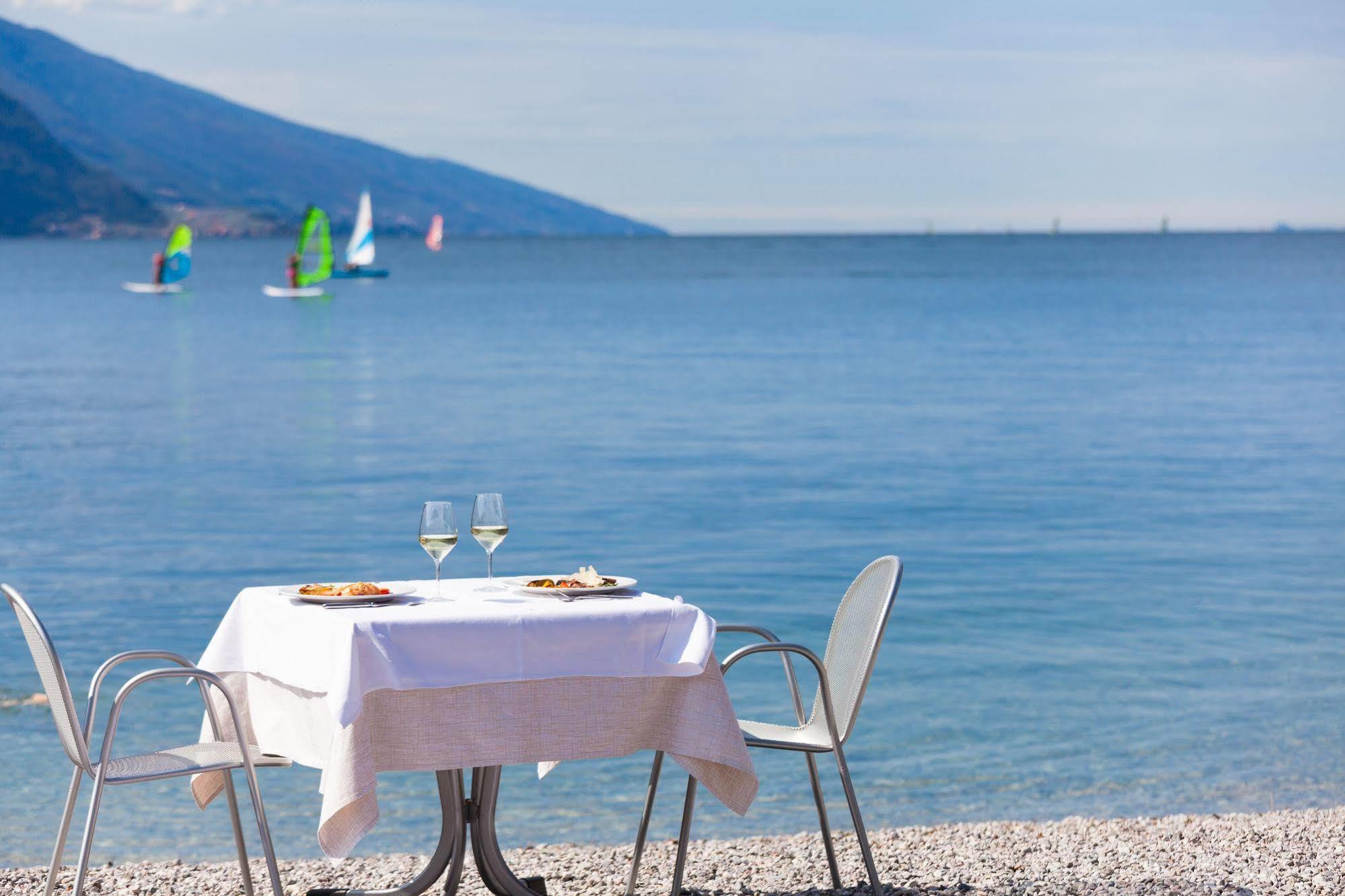 Hotel Lido Blu - Surf & Bike Torbole Sul Garda Dış mekan fotoğraf